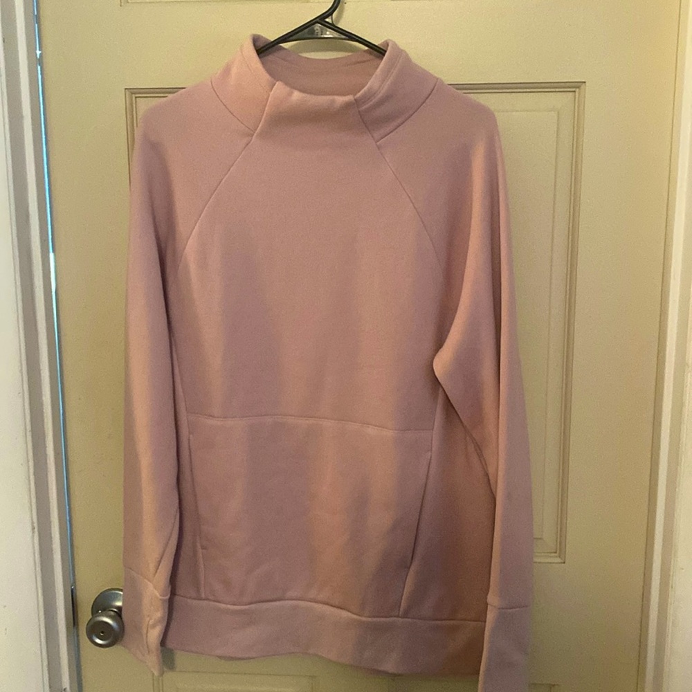Fabletic’s
Zaylee Funnel Neck Tunic
Size: M
Color: Dusty Rose